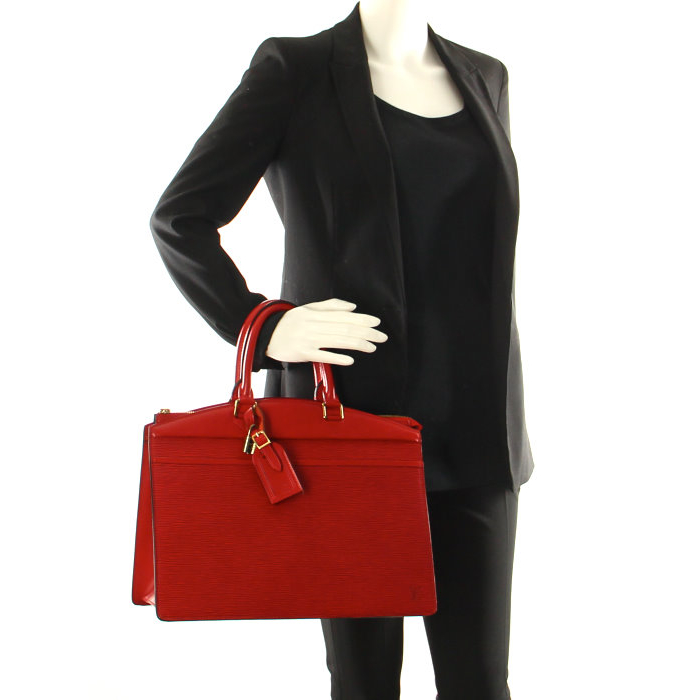 Louis Vuitton Riviera en cuir épi rouge - Detail D1