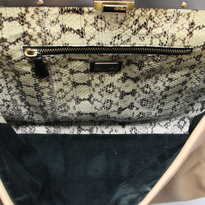 Fendi Peekaboo large model handbag in leather and beige python - Detail D3