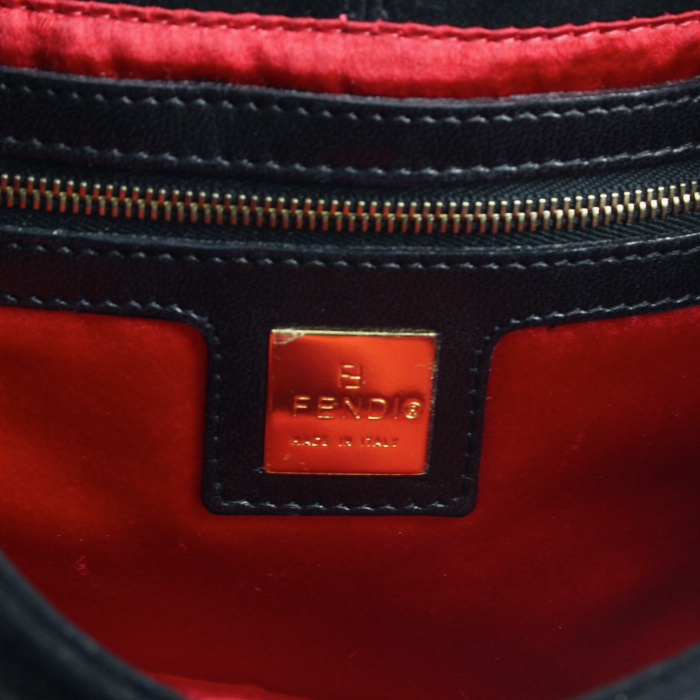 Fendi Baguette Bag in black suede and leather - Detail D3
