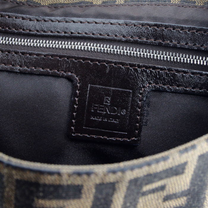 Fendi Big Mama en toile monogram et cuir marron - Detail D3
