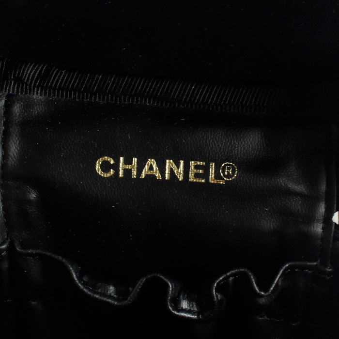 Vanity en charol negro - Detail D3