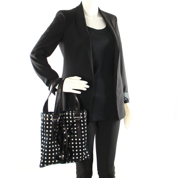 Yves Saint Laurent in black canvas and white patterns - Detail D1