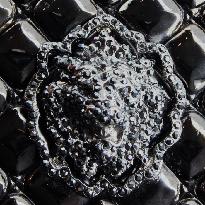 Chanel minaudière en cuir argenté - Detail D3