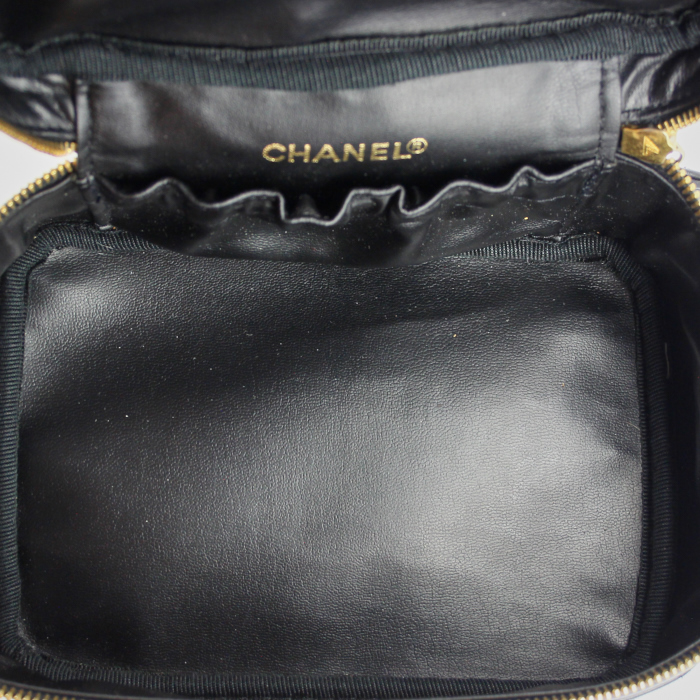 Chanel Vanity en cuir noir - Detail D2