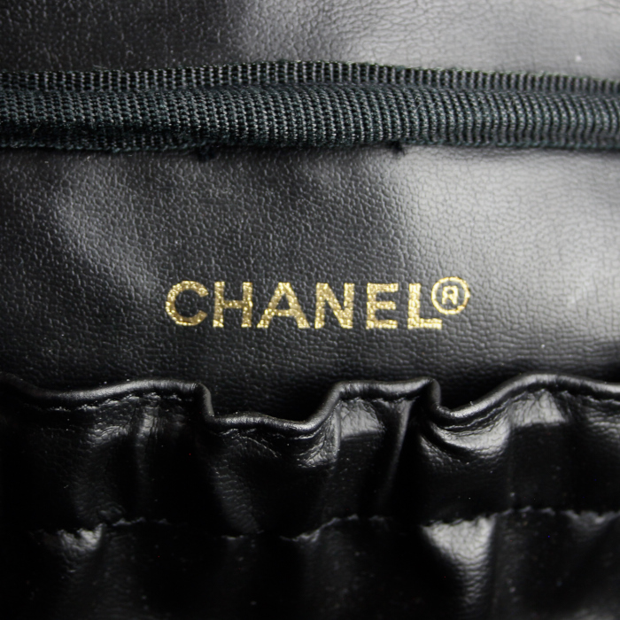 Chanel Vanity en cuero negro - Detail D3
