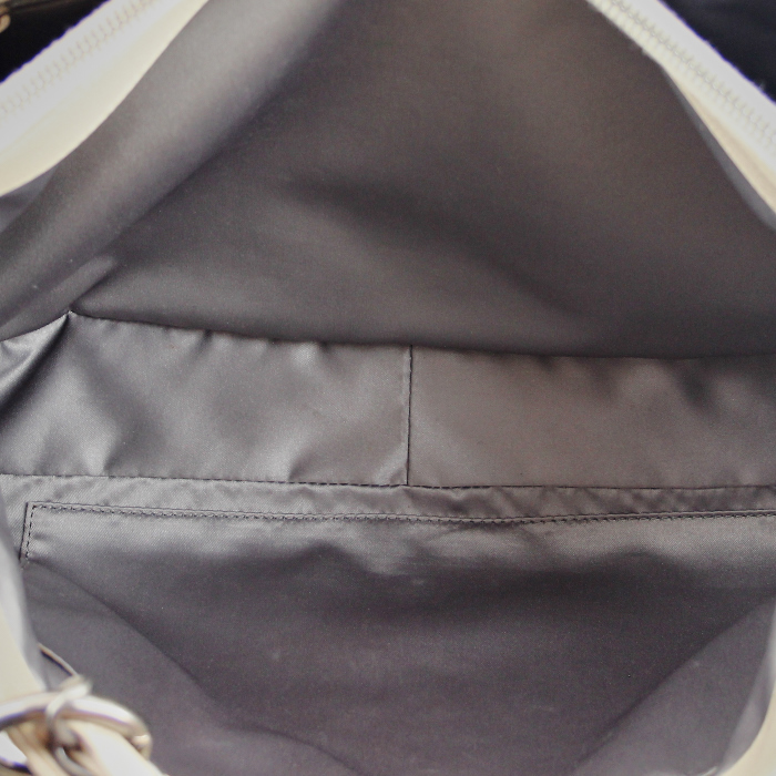 Chanel sac grand shopping en cuir grainé beige  - Detail D3