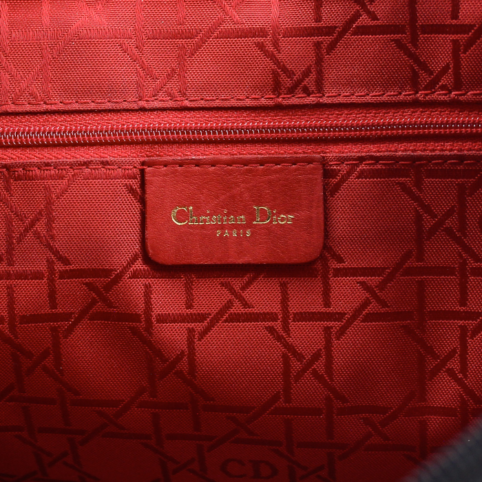 Christian Dior sac Lady Dior grand modèle en toile cannage et cuir vernis noir - Detail D3