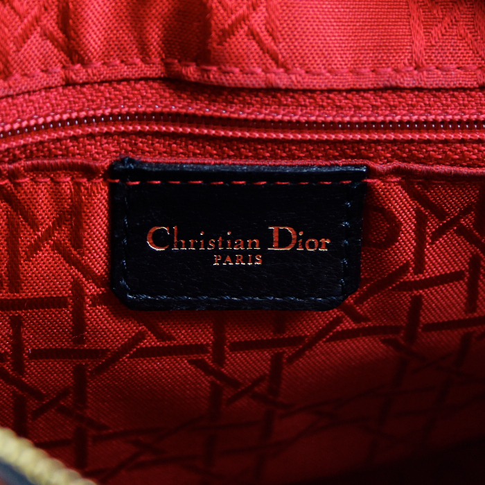 Christian Dior medium model Lady Dior in black cannage leather - Detail D4