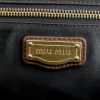 Bolso de mano Miu Miu en cuero acolchado marrón - Detail D3 thumbnail