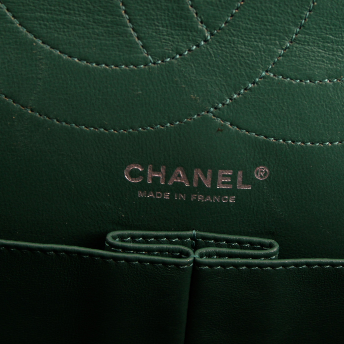 Borsa Chanel 2.55 in pelle verniciata e foderata verde - Detail D3
