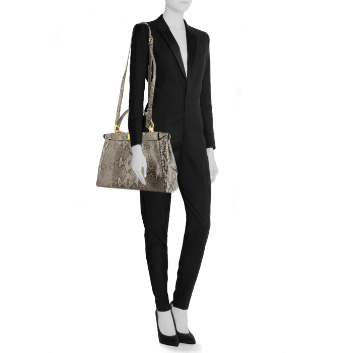 Borsa Fendi Peekaboo in pitone grigio - Detail D1