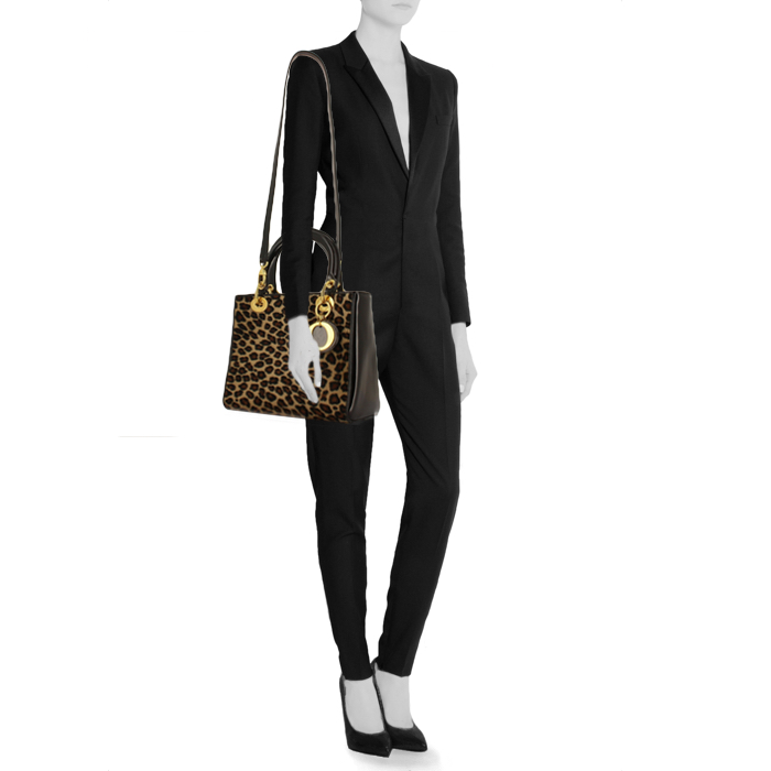 Christian Dior Lady Dior medium model in leopard foal and brown patent leather - Detail D1