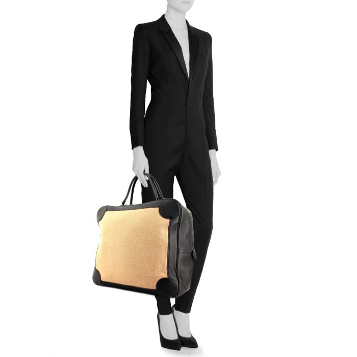 Travel bag in beige canvas and black leather - Detail D1