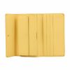 Billetera Louis Vuitton en cuero Epi amarillo - Detail D2 thumbnail