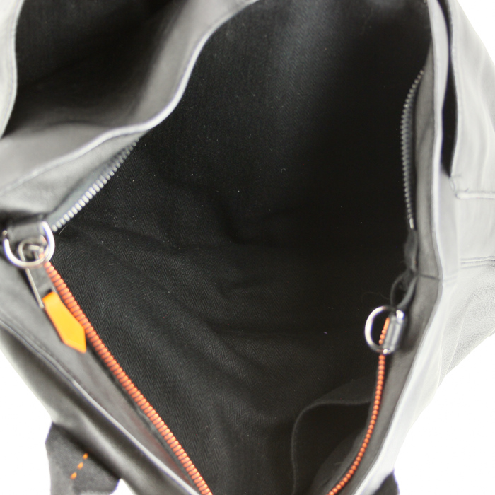 Hermes Caravane handbag in canvas and black leather - Detail D2
