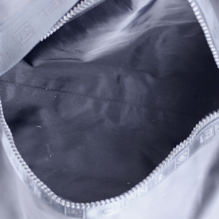 Chanel sport bag in black canvas - Detail D2