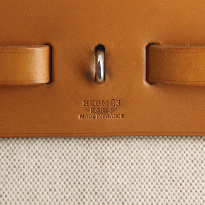 Hermes Herbag shoulder bag in beige canvas and natural leather - Detail D5