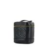 Chanel vanity case in black grained leather - 00pp thumbnail