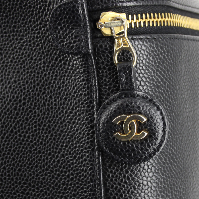 Vanity Chanel en cuero granulado negro - Detail D4