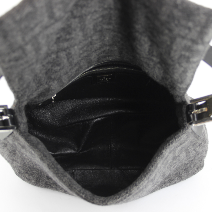 Fendi handbag in grey whool and black leather - Detail D2