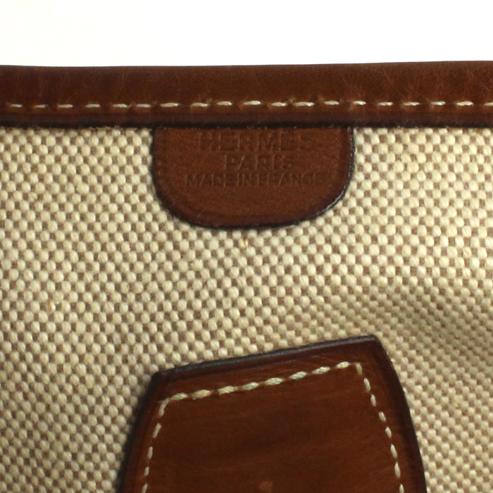 Bolso de mano Hermes modelo grande en lona beige y cuero marrón - Detail D3