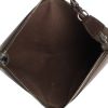 Bolsito de mano Louis Vuitton en cuero Epi marrón - Detail D2 thumbnail