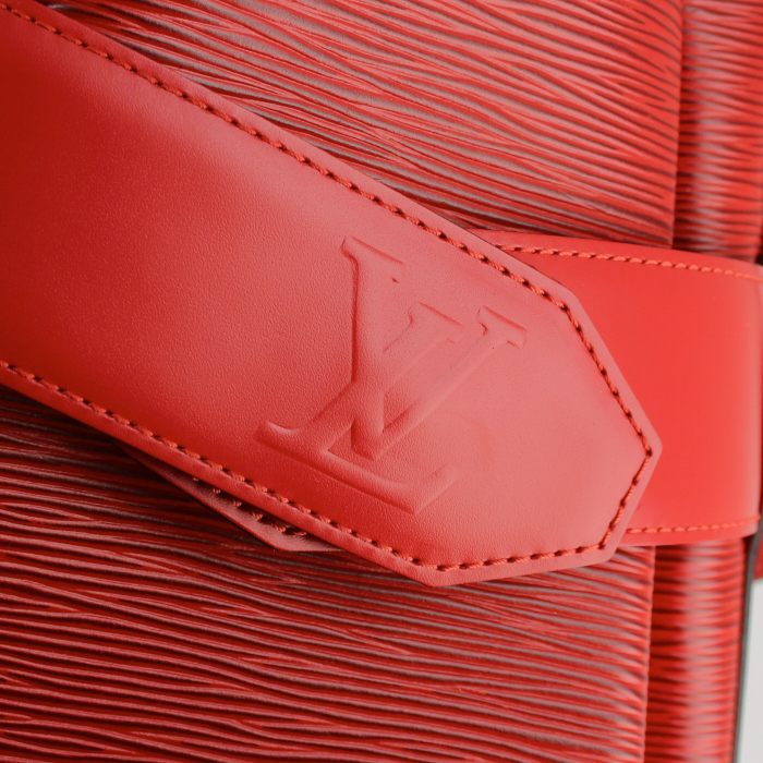 Louis Vuitton bolso para llevar al hombro Sac d'épaule en cuero Epi rojo - Detail D4