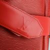 Borsa a spalla Louis Vuitton Sac d'épaule in pelle Epi rossa - Detail D4 thumbnail