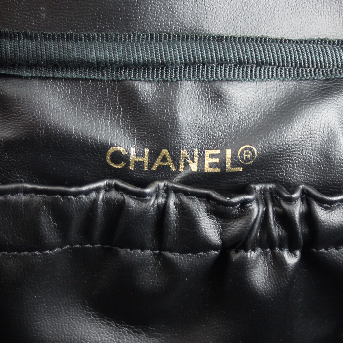 Chanel Vanity en cuir noir - Detail D3