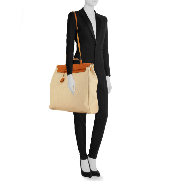 Hermes Herbag travel bag in beige canvas and natural leather - Detail D1