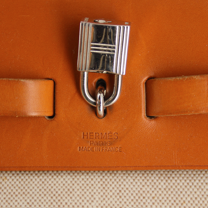Bolsa de viaje Hermes Herbag en lona beige y cuero natural - Detail D4