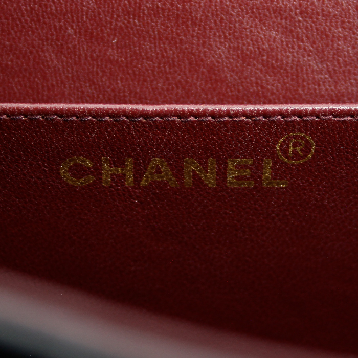 Chanel Maxi Jumbo Bag in black quilted leather - Detail D4