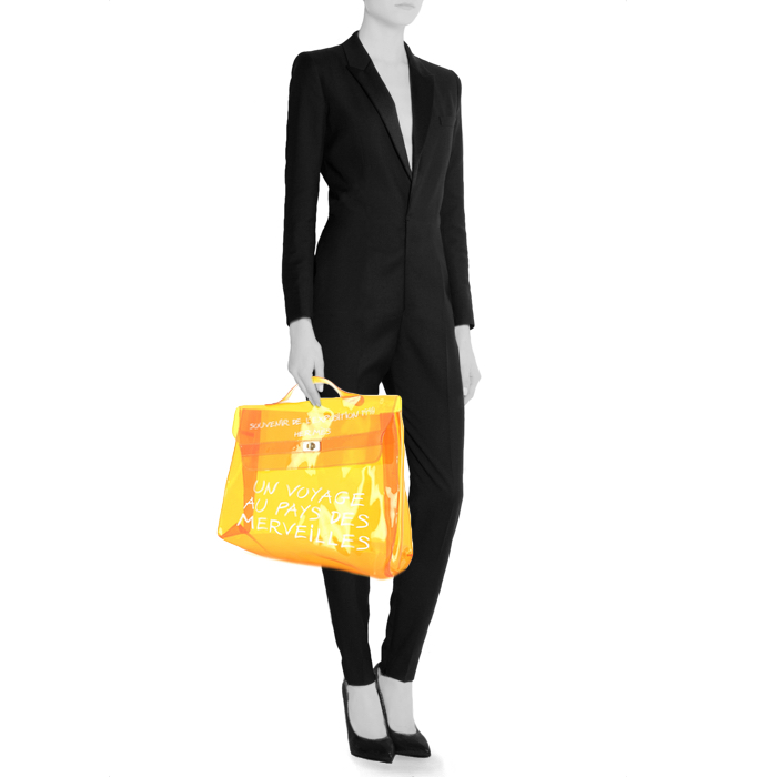 Hermes Kelly Plastic handbag in orange synthetic fabric - Detail D1