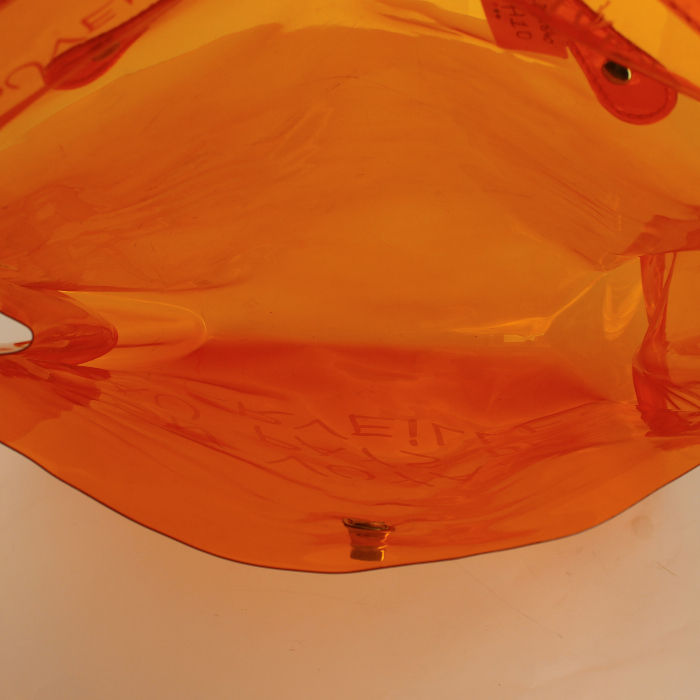 Hermes Kelly Plastic handbag in orange synthetic fabric - Detail D2