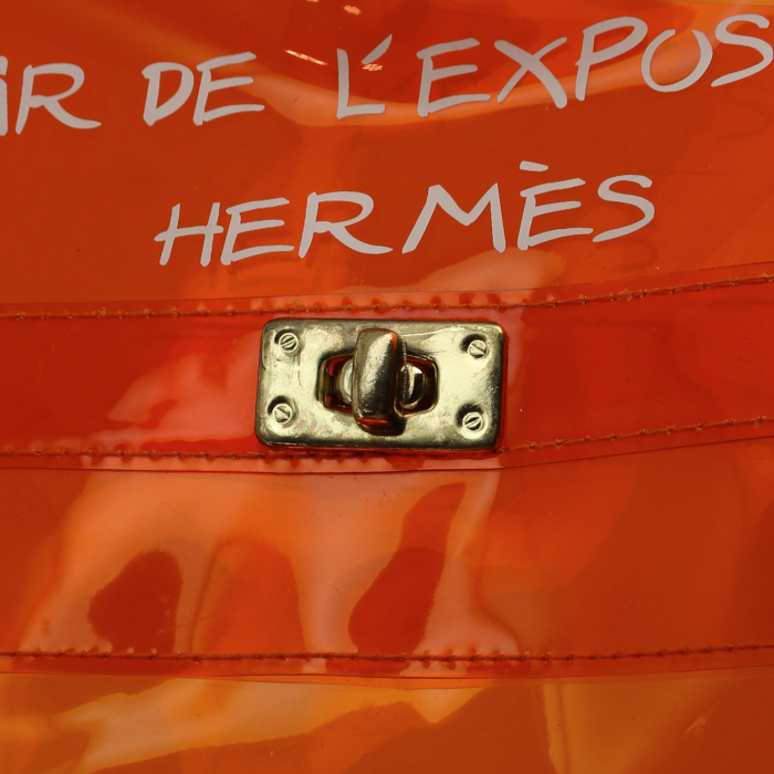 Hermes Kelly Plastic handbag in orange synthetic fabric - Detail D3