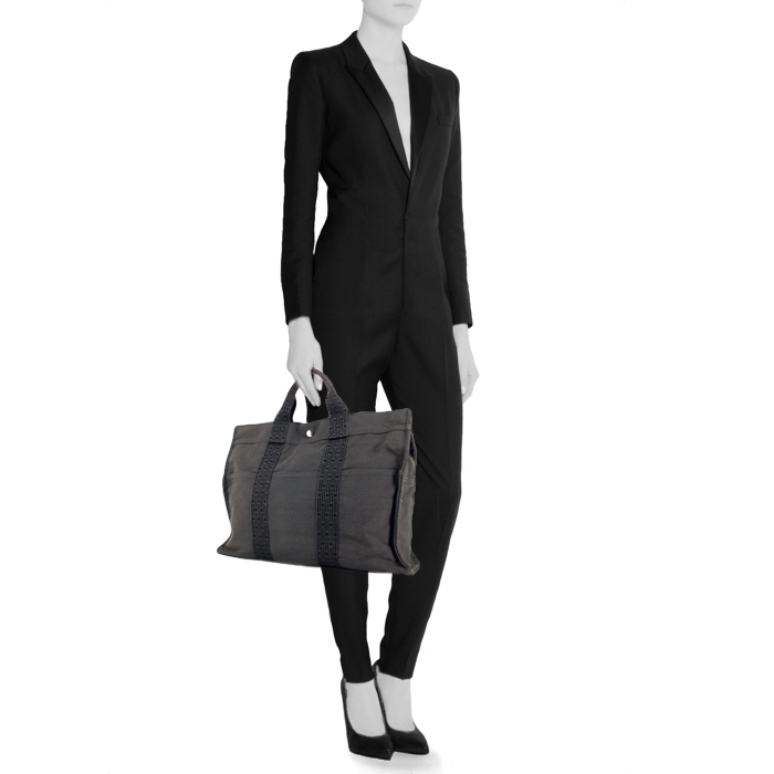 Hermes Toto Bag handbag in grey canvas - Detail D1
