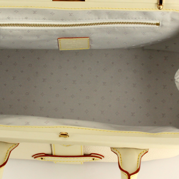 Bolso de mano Louis Vuitton L'Ingénieux en cuero suhali blanco - Detail D2