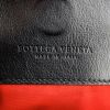 Bolso de mano Bottega Veneta Croisières en lona negra y beige - Detail D3 thumbnail