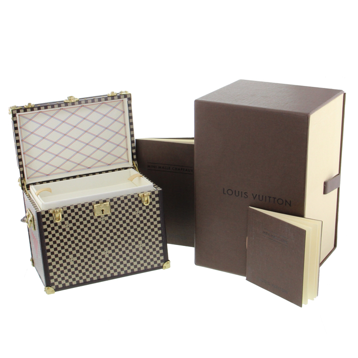 Presse-papiers Louis Vuitton en résine damier - Detail D2