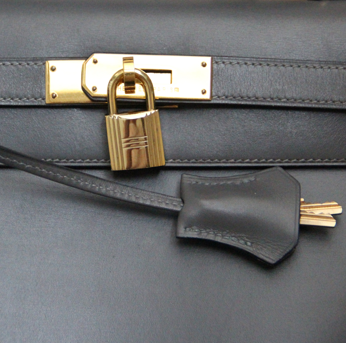 Kelly 28 cm handbag in grey box leather - Detail D4