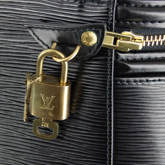 Beauty Louis Vuitton Cannes in pelle Epi nera - Detail D4