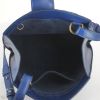 Louis Vuitton sac à main Cluny en cuir épi bleu - Detail D2 thumbnail