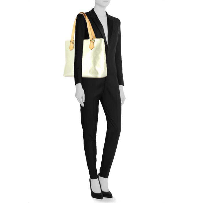 Bolso de mano Louis Vuitton Houston - Shop Bag en charol Monogram verde - Detail D1