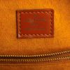 Louis Vuitton sac à main Pont Neuf en cuir épi marron - Detail D3 thumbnail