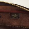Louis Vuitton Kendall travel bag in burgundy taiga leather - Detail D4 thumbnail
