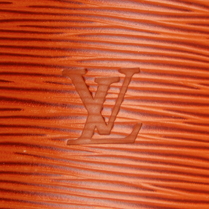 Louis Vuitton bolso Cluny en cuero Epi marrón - Detail D4