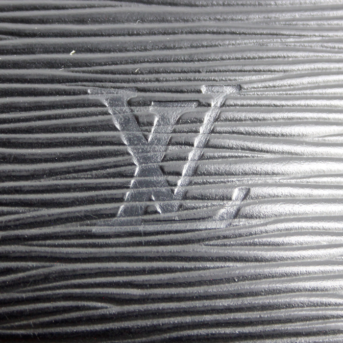 Louis Vuitton sac à main Pont Neuf en cuir épi noir - Detail D4