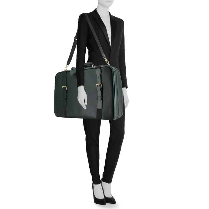 Valise Louis Vuitton Satellite en cuir taiga vert - Detail D2