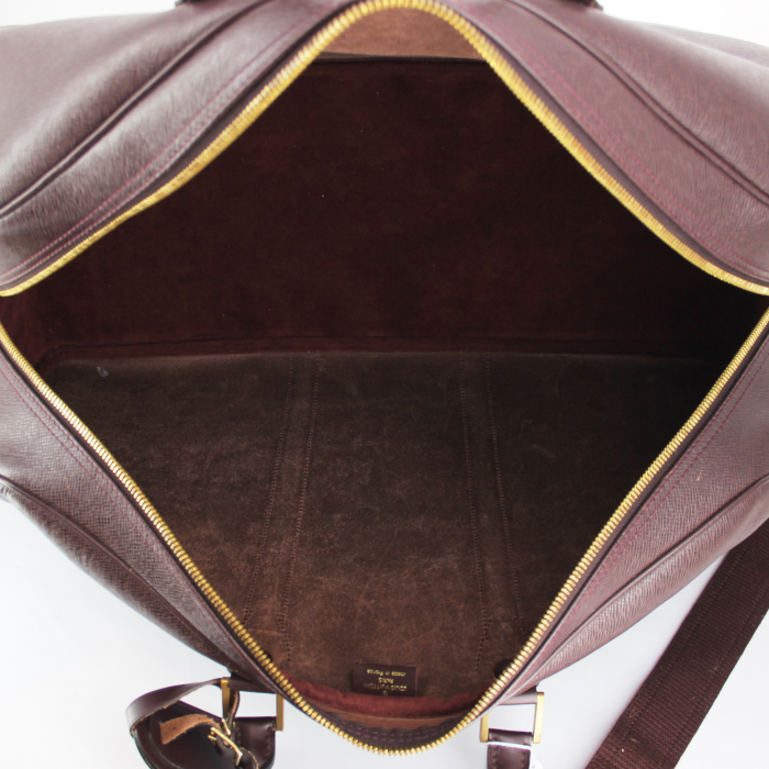 Weekend bag in burgundy taiga leather - Detail D3