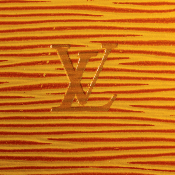 Louis Vuitton Lussac handbag in yellow epi leather - Detail D4